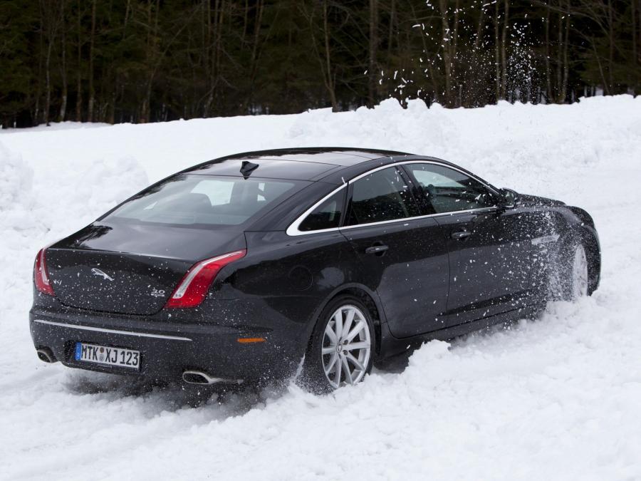  Jaguar XJ AWD 2012 года  (фото 14 из 15)
